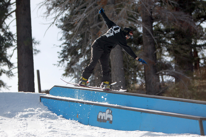 B Hamilton adding the Presidential seal to this down rail.