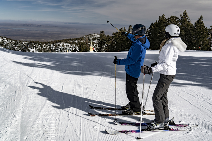 20191202 MHE Karl and Audrey Kapuscinski Pointing desert 