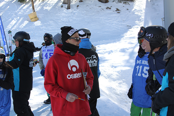 Team rider and guest judge Cory Cronk giving out some style advice to competitors.