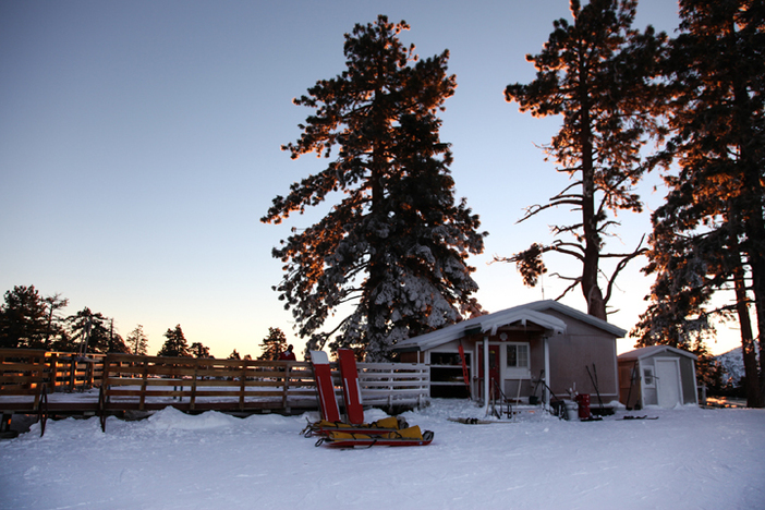 2 Inches of fresh snow on the ground and more than 6 on the way tonight.