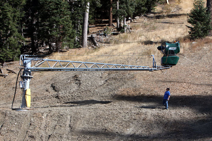 New swing arm snowgun from Technoalpine.