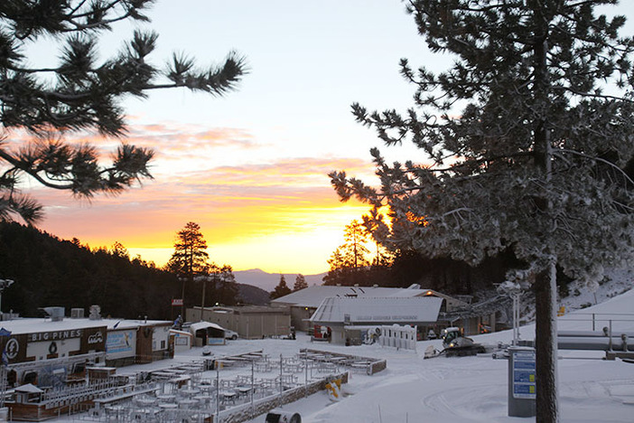 We recieved a dusting of new snow last night and made snow through out the weekend!