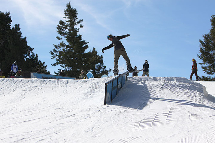 Spencer Link frontboarding the first rail on UC.