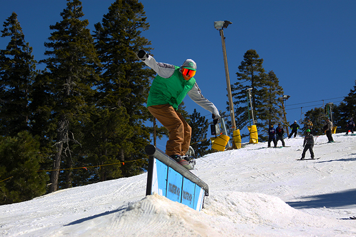 Nose press on the round rail.