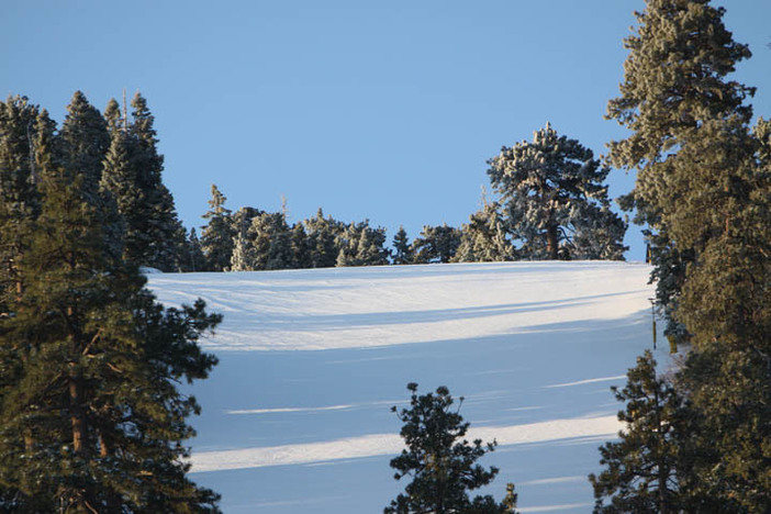 Headwall just waiting to be carved up.