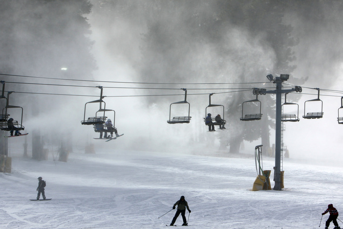 Snow guns are blowing!