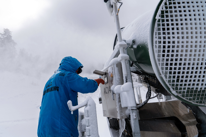 20201108 MH Fresh Snow and Snowmaking_104 copy.jpg