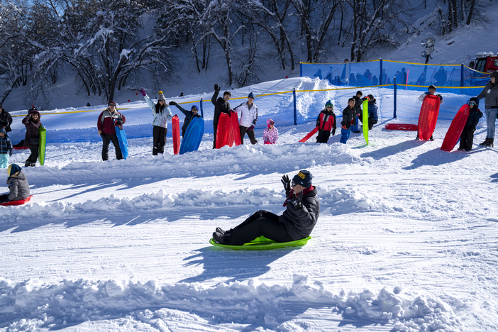 20191228 MHE Fresh Snow Blue Sky Sledding PHOTOS_0086.jpg