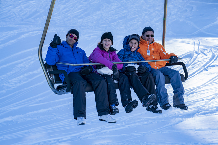 20191228 MHE Fresh Snow Blue Sky Sledding PHOTOS_0509.jpg