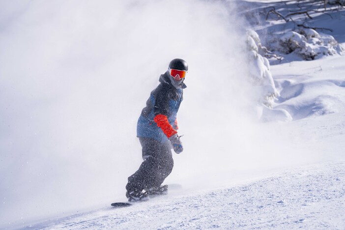 20240202 MHW 6 inch snow sun Marketing Crew PHOTOS card 100165.jpg