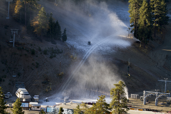 Snowmaking up Cruiser.