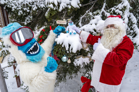 santa-yeti (fullsize)
